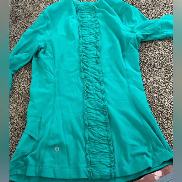 Lululemon Size 6 Run Long Sleeve - Picture 2 of 2